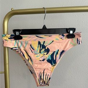 Quicksilver Bikini Bottoms. High waisted size Large
